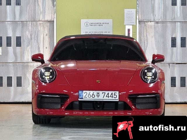 Porsche 911 911 (992) 2020 года - вид 3