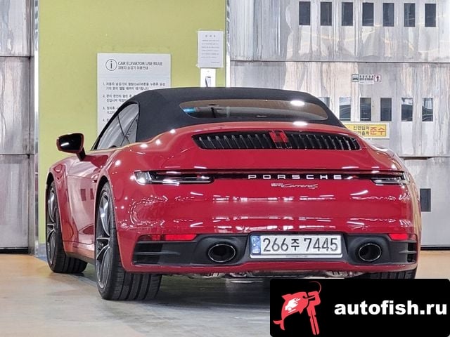Porsche 911 911 (992) 2020 года - вид 5