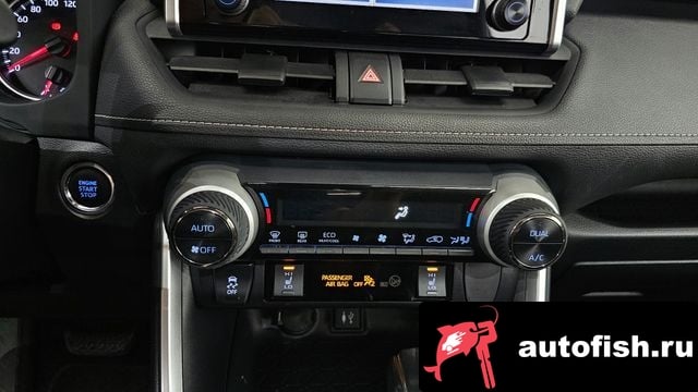 Toyota RAV4 RAV4 5th Generation 2019 года - вид 16