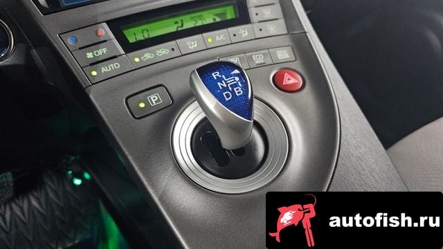 Toyota Prius Prius 2013 года - похожие автомобили