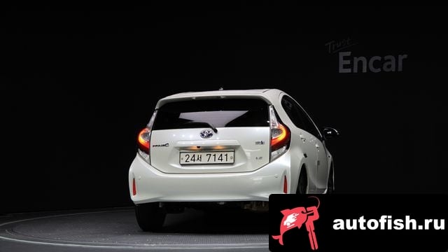 Toyota Prius Prius C 2018 года - вид 4