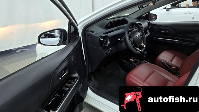 Toyota Prius Prius C 2018 года - вид 10