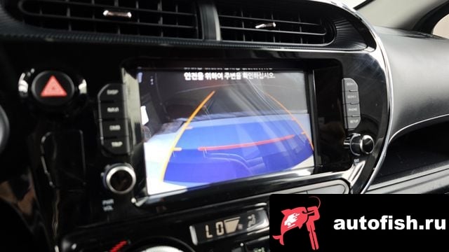 Toyota Prius Prius C 2018 года - вид 15