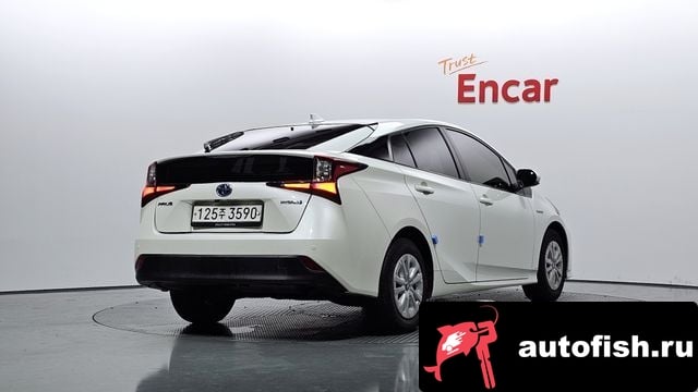 Toyota Prius Prius 4th Generation 2019 года - вид 2