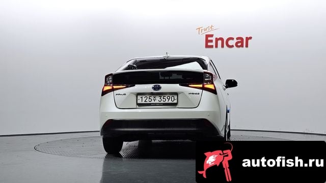 Toyota Prius Prius 4th Generation 2019 года - вид 4