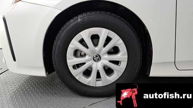 Toyota Prius Prius 4th Generation 2019 года - похожие автомобили