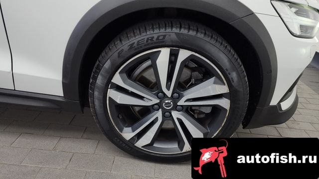 Volvo V60 V60 Cross-country 2nd Generation 2020 года - похожие автомобили