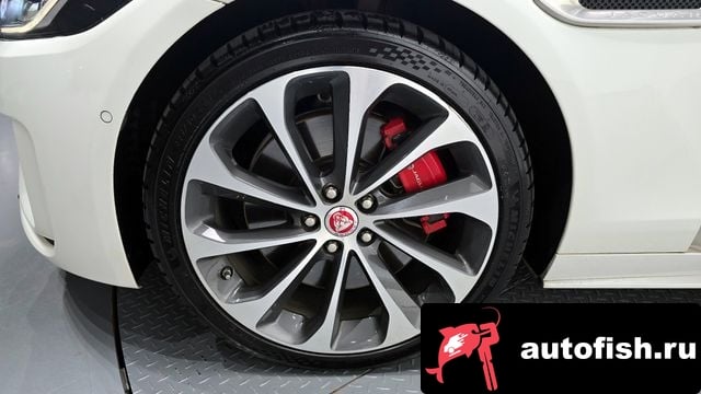 Jaguar XE XE 2020 года - вид 5