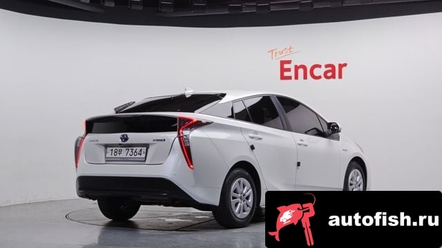 Toyota Prius Prius 4th Generation 2018 года - вид 2