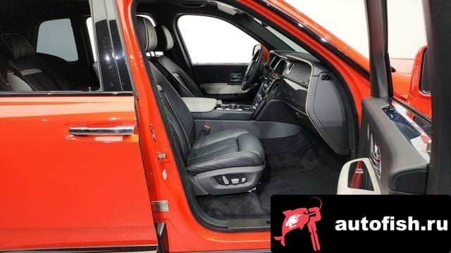 Rolls-Royce Cullinan Cullinan 2023 года - похожие автомобили