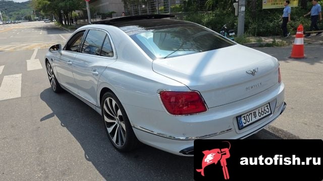 Bentley Flying Spur Flying Spur 3rd Generation 2021 года - вид 2