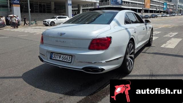 Bentley Flying Spur Flying Spur 3rd Generation 2021 года - похожие автомобили