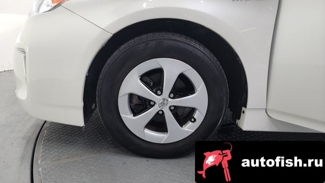 Toyota Prius Prius 2015 года - похожие автомобили