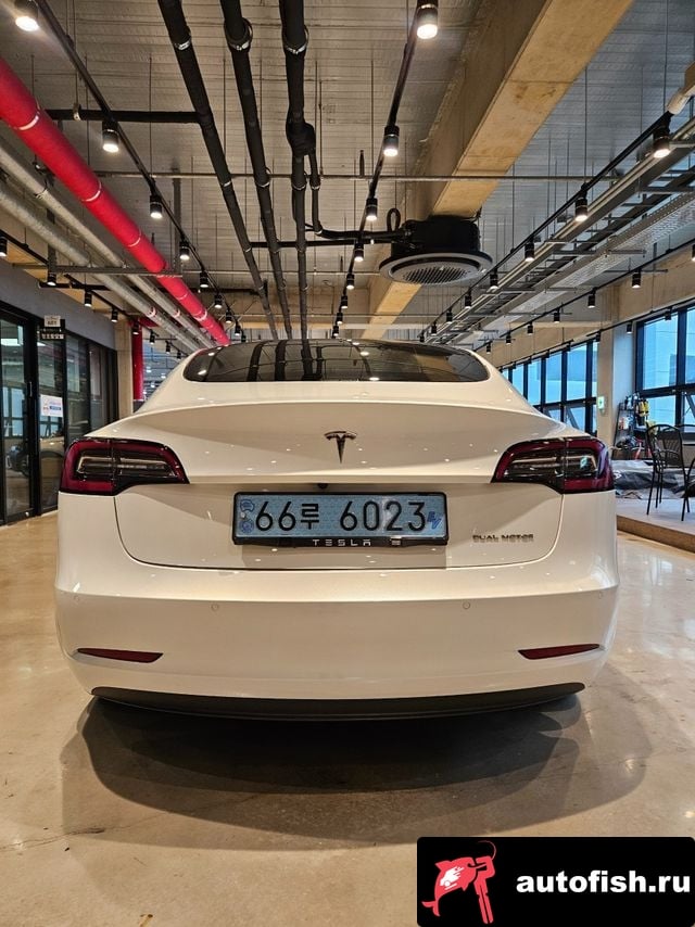 Tesla Model 3 Model 3 2022 года - вид 4