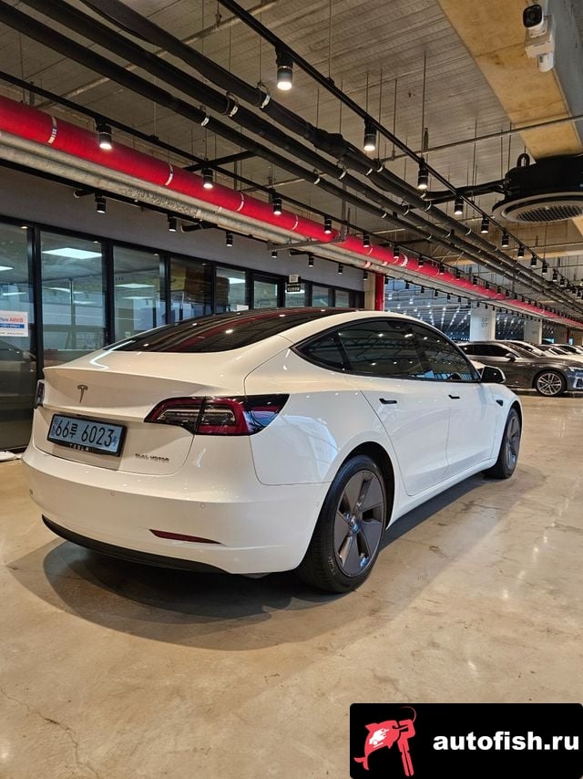 Tesla Model 3 Model 3 2022 года - вид 5
