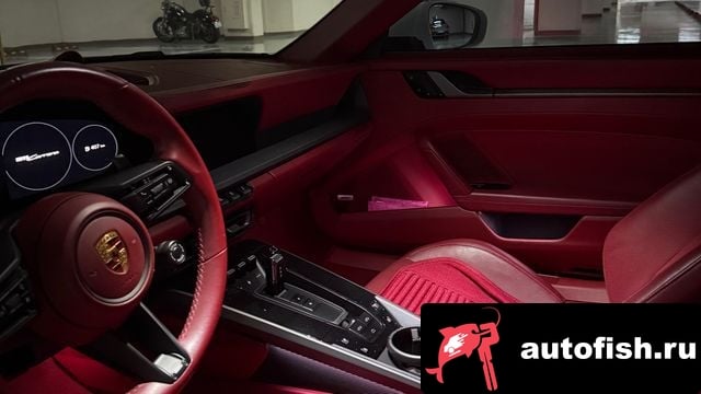 Porsche 911 911 (992) 2020 года - вид 4