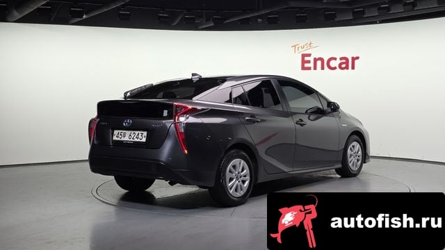 Toyota Prius Prius 4th Generation 2018 года - вид 2