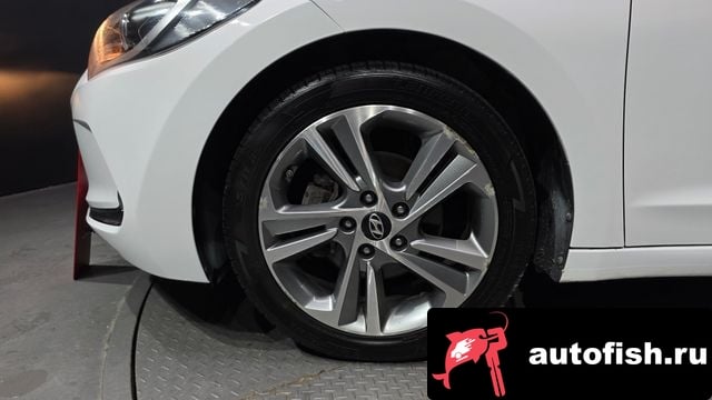 Hyundai AVANTE Avante AD 2018 года - вид 5