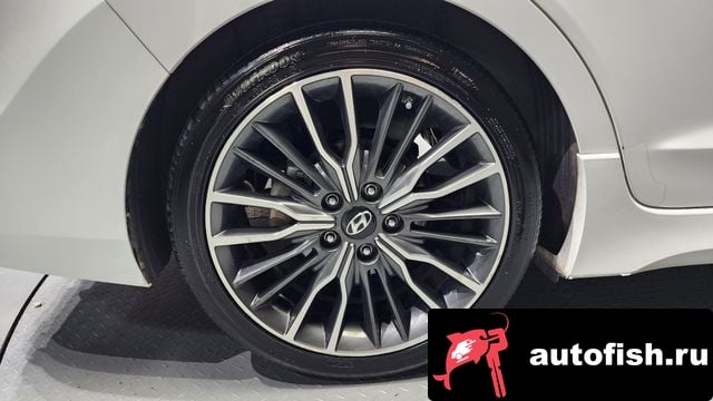 Hyundai AVANTE Avante AD 2018 года - вид 5