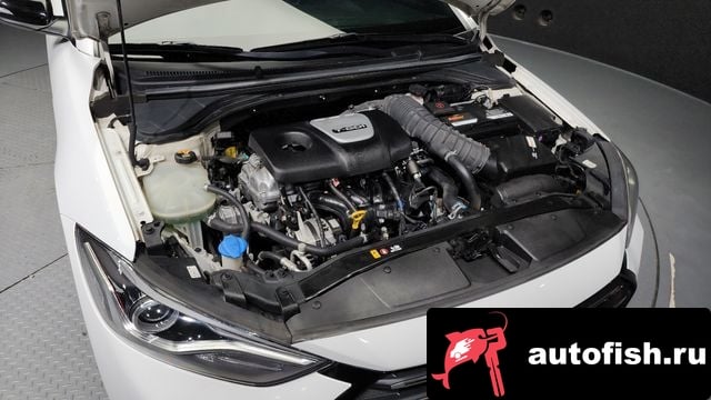 Hyundai AVANTE Avante AD 2018 года - вид 6