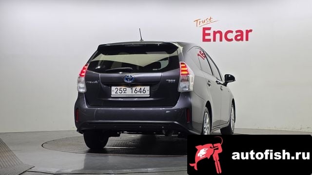Toyota Prius Prius V 2017 года - вид 4