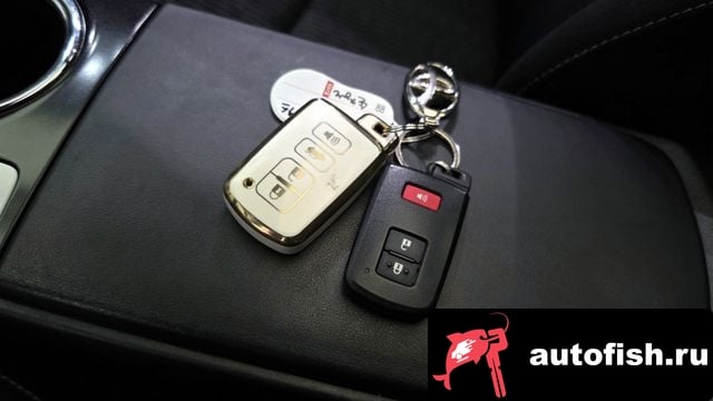 Toyota Prius Prius V 2017 года - вид 17