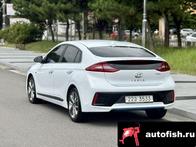 Hyundai Ioniq Ionic Hybrid 2018 года - похожие автомобили