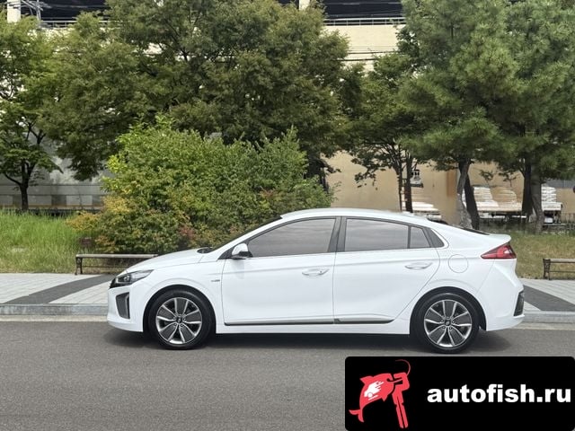 Hyundai Ioniq Ionic Hybrid 2018 года - вид 5
