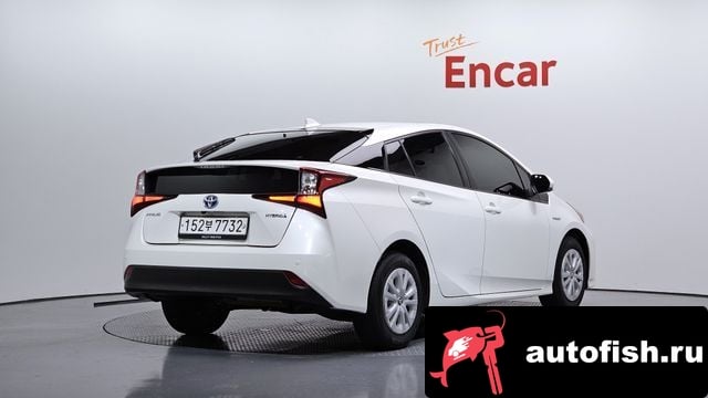 Toyota Prius Prius 4th Generation 2019 года - вид 2