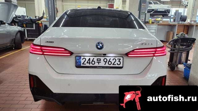 BMW 5-Series 5 Series (G60) 2025 года - вид 3