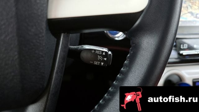 Toyota Prius Prius 4th Generation 2017 года - похожие автомобили