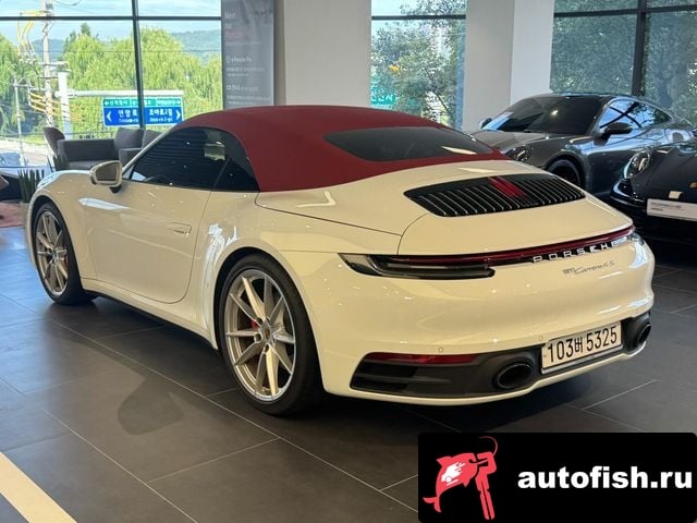 Porsche 911 911 (992) 2020 года - вид 4