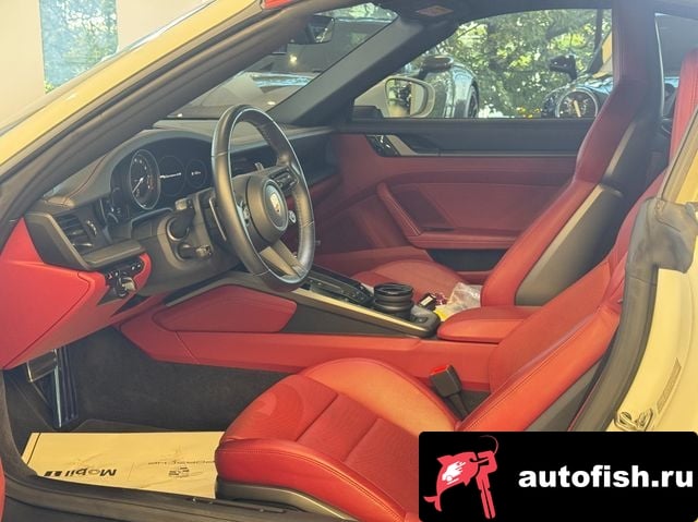 Porsche 911 911 (992) 2020 года - вид 6