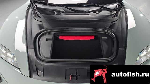 Porsche Taycan Taikan 2024 года - вид 5