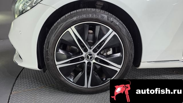 Mercedes-Benz C-Class C-Class W205 2019 года - вид 5