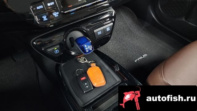 Toyota Prius Prius 4th Generation 2020 года - вид 9