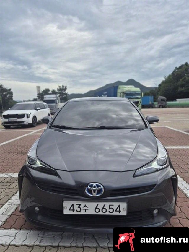 Toyota Prius Prius 4th Generation 2019 года - автомобиль из Южной Кореи