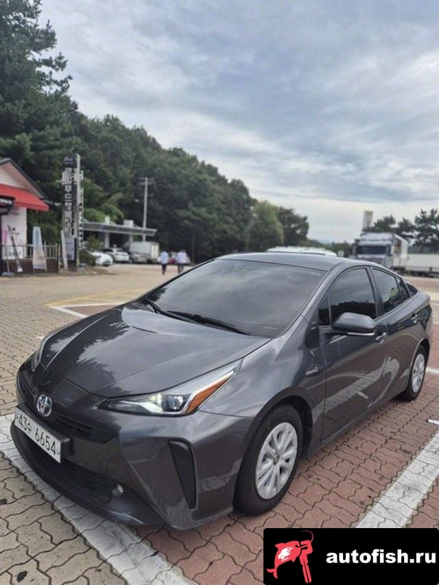 Toyota Prius Prius 4th Generation 2019 года - вид 4