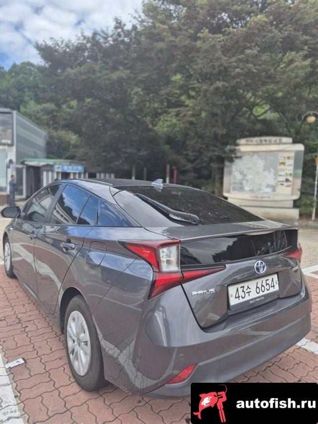 Toyota Prius Prius 4th Generation 2019 года - вид 5