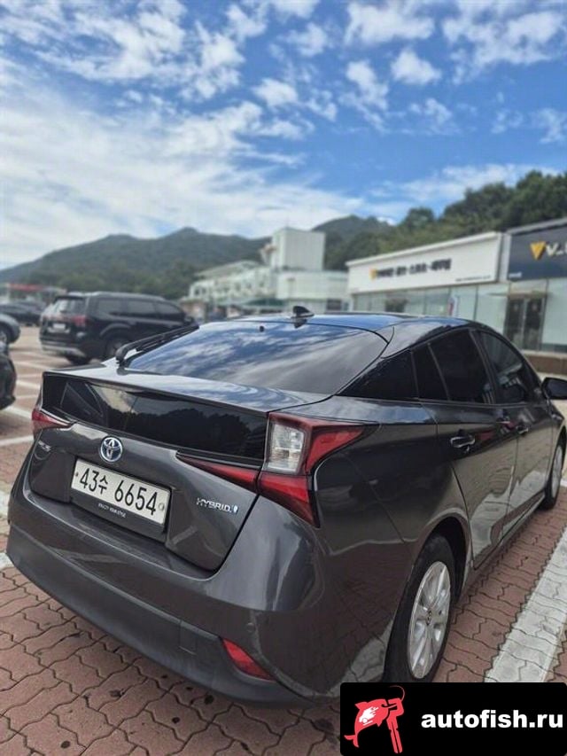 Toyota Prius Prius 4th Generation 2019 года - вид 6