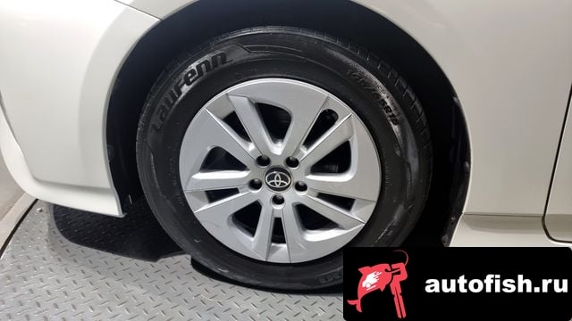 Toyota Prius Prius 4th Generation 2017 года - вид 5