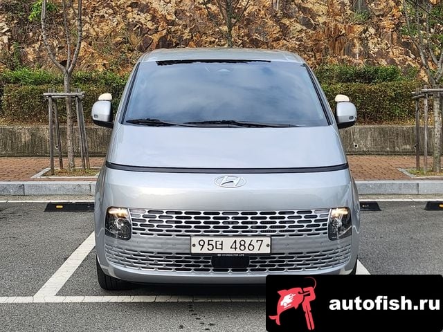 Hyundai Staria Staria 2021 года - вид 2