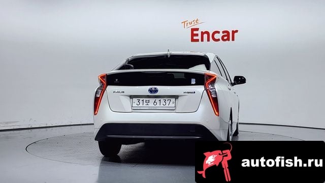 Toyota Prius Prius 4th Generation 2017 года - вид 4