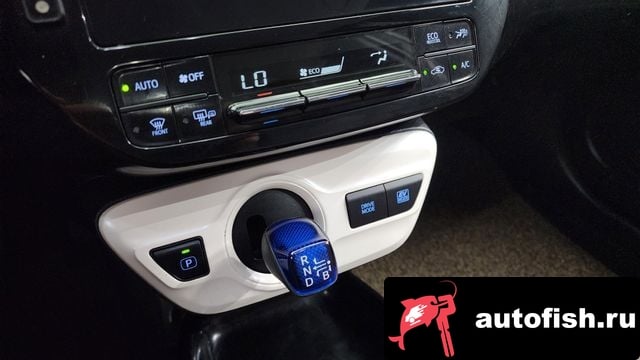 Toyota Prius Prius 4th Generation 2017 года - вид 9