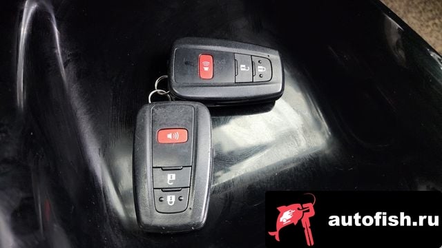 Toyota Prius Prius 4th Generation 2017 года - похожие автомобили