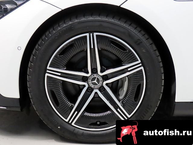 Mercedes-Benz EQE EQE V295 2024 года - похожие автомобили