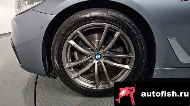 BMW 5-Series 5 Series (G30) 2019 года - вид 5