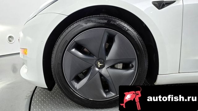 Tesla Model 3 Model 3 2020 года - вид 5