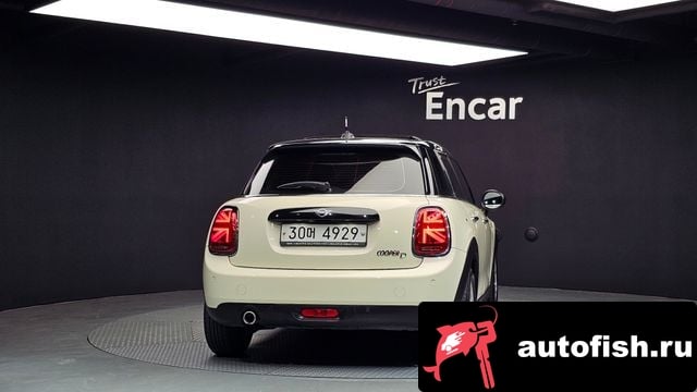 Mini Cooper Cooper D 2019 года - вид 4