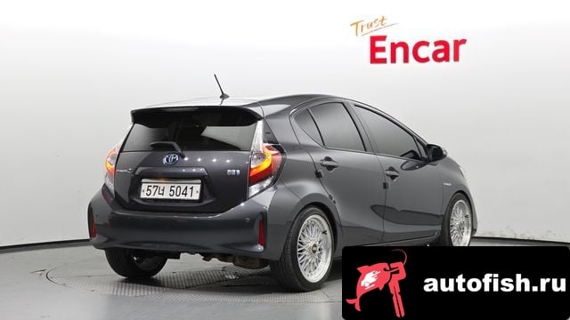 Toyota Prius Prius C 2018 года - вид 2